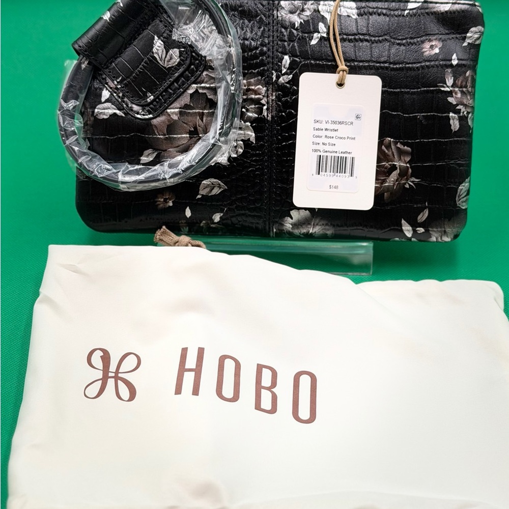HOBO Sable Black and White Rose Floral Wristlet Bag, New - Picture 7 of 7